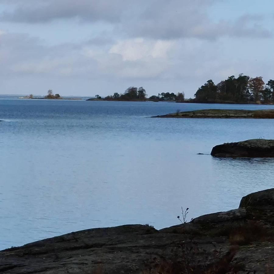 Villa Strandnaera Stuga Vaenersnaes Vargon Exterior foto